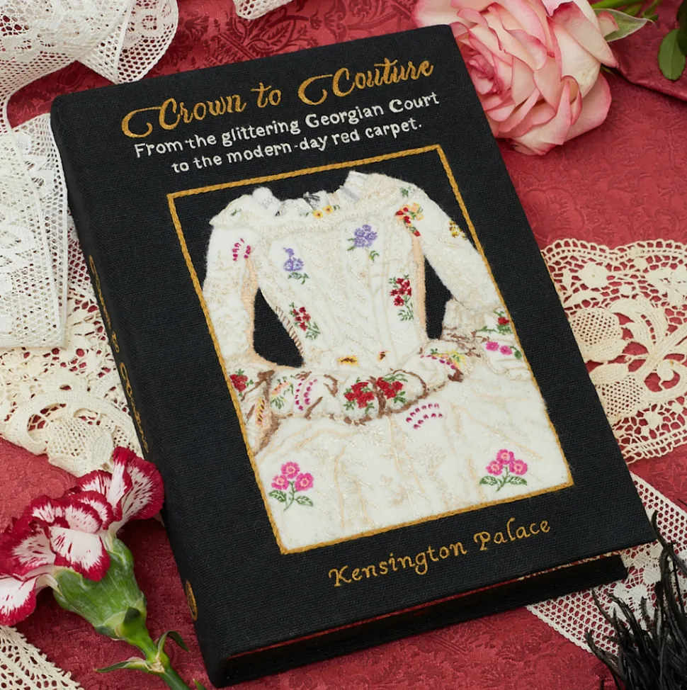 Non-Strapped|Book Clutch<Olympia Le-Tan Crown to Couture – Dress