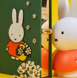 Strapped|Book Clutch<Olympia Le-Tan Miffy – Flowers (Strapped)