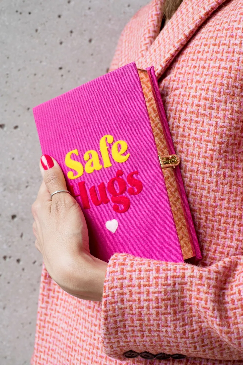 Strapped|Book Clutch<Olympia Le-Tan Safe Hugs Pink (Strapped)