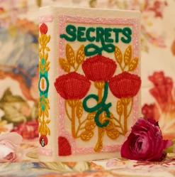 Non-Strapped|Book Clutch<Olympia Le-Tan Secrets Box by Nina Pace